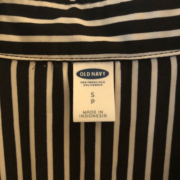 Old Navy black and white stripped shirt size S - Picture 2 of 3
